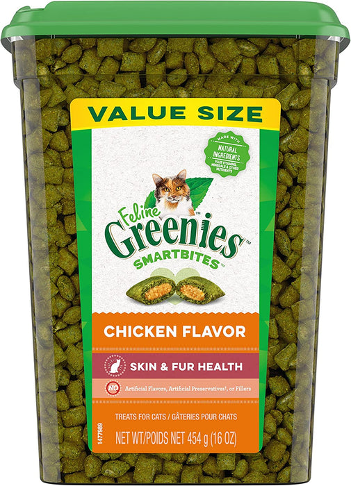 Greenies Feline SMARTBITES Skin & Fur Crunchy and Soft Textured Adult Natural Cat Treats, Chicken Flavor, 16 Oz. Tub